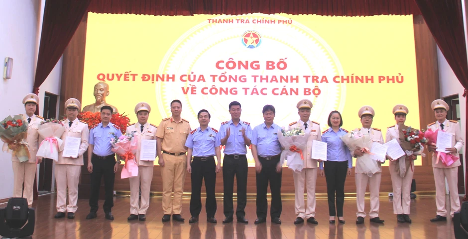 Thanh tra Chính phủ tiếp nhận 7 sĩ quan công an biệt phái Thanh tra Chính phủ tiếp nhận 7 sĩ quan công an biệt phái