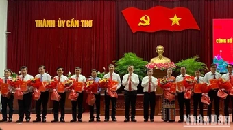 Thành ủy Cần Thơ điều động, bổ nhiệm nhiều cán bộ chủ chốt