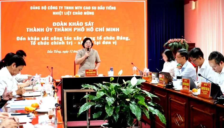 Thành ủy TPHCM khảo sát công tác Đảng tại Công ty Cao su Dầu Tiếng Thành ủy TPHCM khảo sát công tác Đảng tại Công ty Cao su Dầu Tiếng