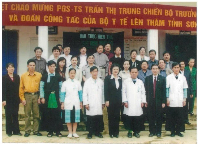 Thanh xuân và khát vọng của nữ Bộ trưởng Bộ Y tế đầu tiên tại Việt Nam Thanh xuân và khát vọng của nữ Bộ trưởng Bộ Y tế đầu tiên tại Việt Nam
