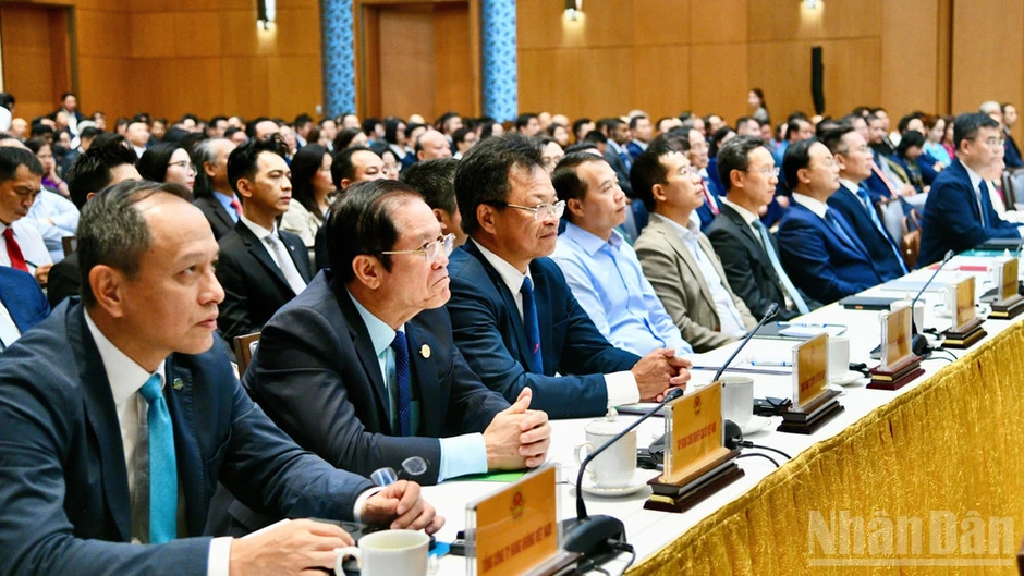 Tháo gỡ điểm nghẽn, khơi thông nguồn lực, thúc đẩy tăng trưởng Tháo gỡ điểm nghẽn, khơi thông nguồn lực, thúc đẩy tăng trưởng