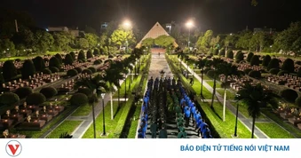 Thắp sáng Nghĩa trang A1 bằng những ngọn nến tri ân các Anh hùng liệt sĩ