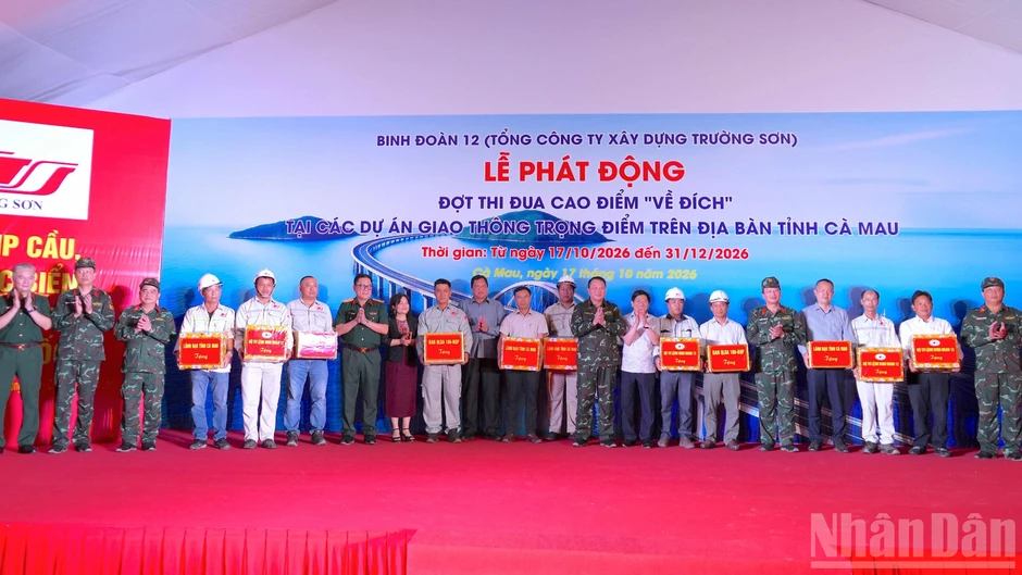 Thắp sáng niềm tin trên những công trình trọng điểm cực nam Tổ quốc Thắp sáng niềm tin trên những công trình trọng điểm cực nam Tổ quốc