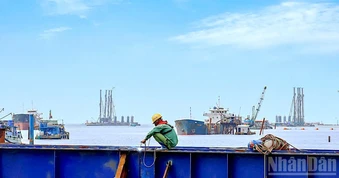 Thắp sáng niềm tin trên những công trình trọng điểm cực nam Tổ quốc