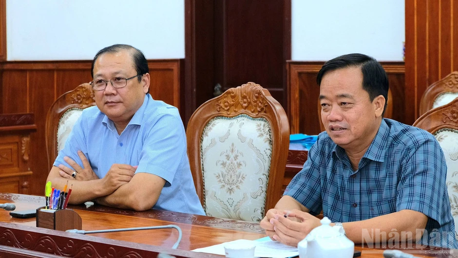 Thắt chặt phối hợp truyền thông trên báo Đảng, đánh thức tiềm năng vùng cực nam Tổ quốc Thắt chặt phối hợp truyền thông trên báo Đảng, đánh thức tiềm năng vùng cực nam Tổ quốc