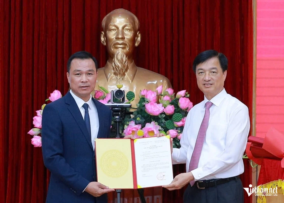 Thiếu tướng Tô Anh Dũng làm Chủ tịch tỉnh Thanh Hóa Thiếu tướng Tô Anh Dũng làm Chủ tịch tỉnh Thanh Hóa