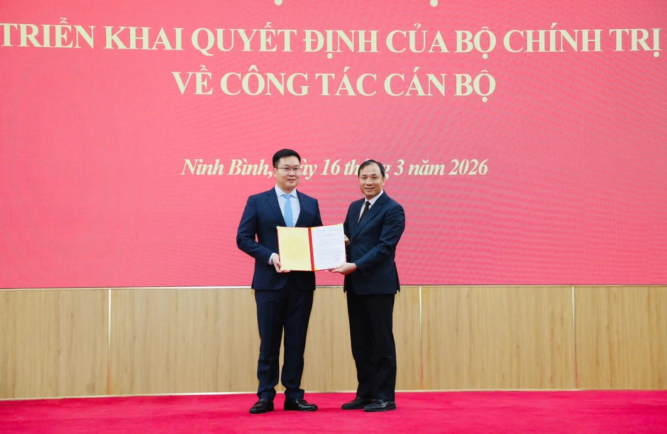 Thiếu tướng Trần Đăng Quỳnh, Trợ lý Tổng Bí thư, làm Phó Bí thư Ninh Bình Thiếu tướng Trần Đăng Quỳnh, Trợ lý Tổng Bí thư, làm Phó Bí thư Ninh Bình