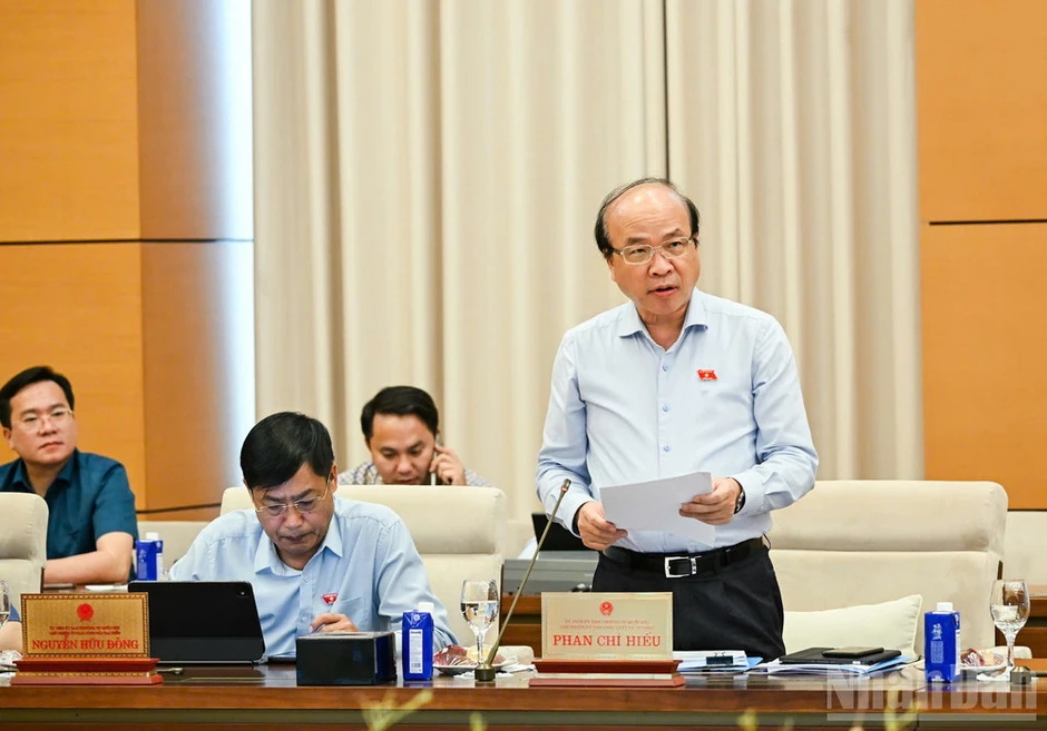 Thống nhất trình Quốc hội xem xét, thông qua việc thành lập thành phố Quảng Ninh, thành phố Bắc Ninh Thống nhất trình Quốc hội xem xét, thông qua việc thành lập thành phố Quảng Ninh, thành phố Bắc Ninh