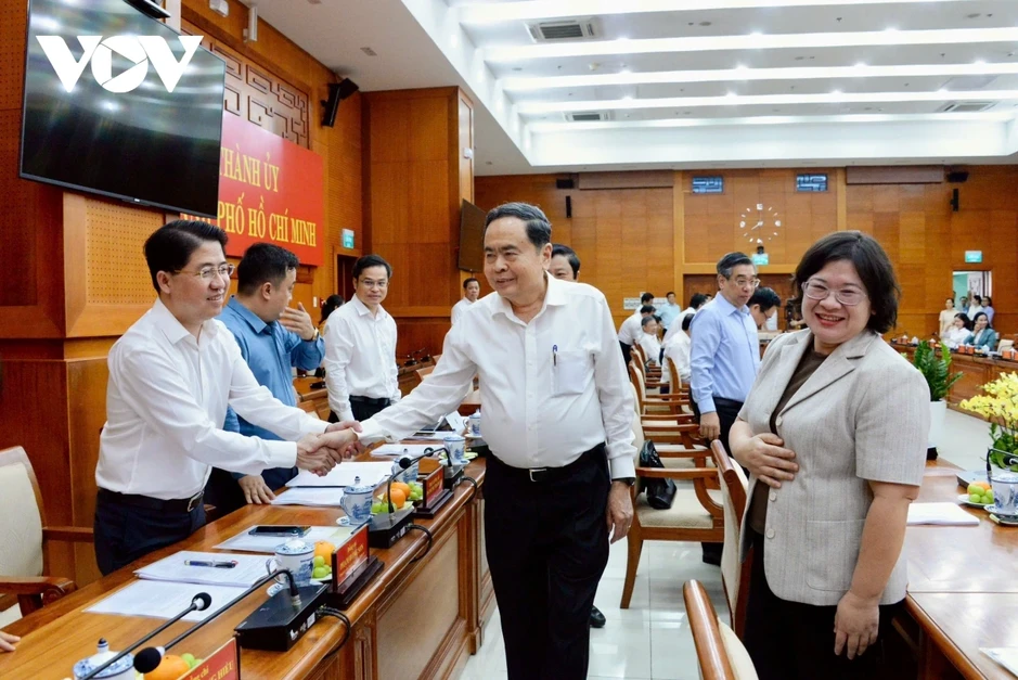 Thông qua báo cáo kiểm tra, giám sát đối với Ban Thường vụ Thành ủy TP Hồ Chí Minh Thông qua báo cáo kiểm tra, giám sát đối với Ban Thường vụ Thành ủy TP Hồ Chí Minh