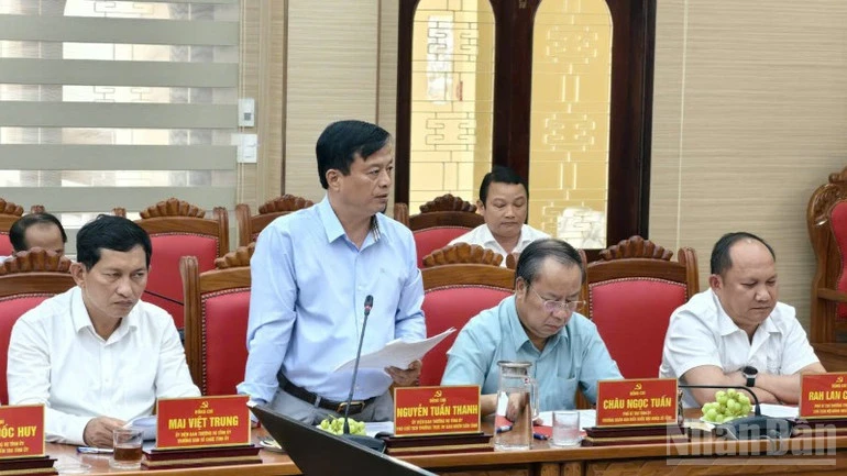 Thông qua dự thảo báo cáo giám sát của Bộ Chính trị, Ban Bí thư đối với Ban Thường vụ Tỉnh ủy Gia Lai Thông qua dự thảo báo cáo giám sát của Bộ Chính trị, Ban Bí thư đối với Ban Thường vụ Tỉnh ủy Gia Lai