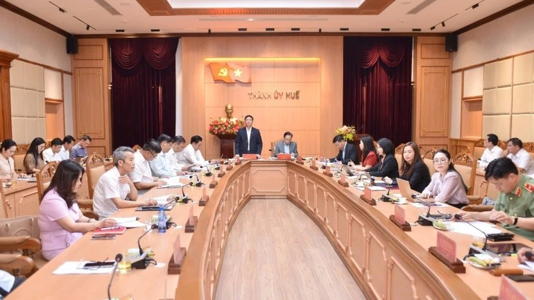 Thông qua dự thảo báo cáo kết quả giám sát năm 2026 đối với Ban Thường vụ Thành ủy Huế Thông qua dự thảo báo cáo kết quả giám sát năm 2026 đối với Ban Thường vụ Thành ủy Huế