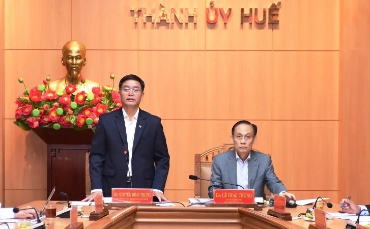 Thông qua dự thảo báo cáo kết quả giám sát năm 2026 đối với Ban Thường vụ Thành ủy Huế Thông qua dự thảo báo cáo kết quả giám sát năm 2026 đối với Ban Thường vụ Thành ủy Huế