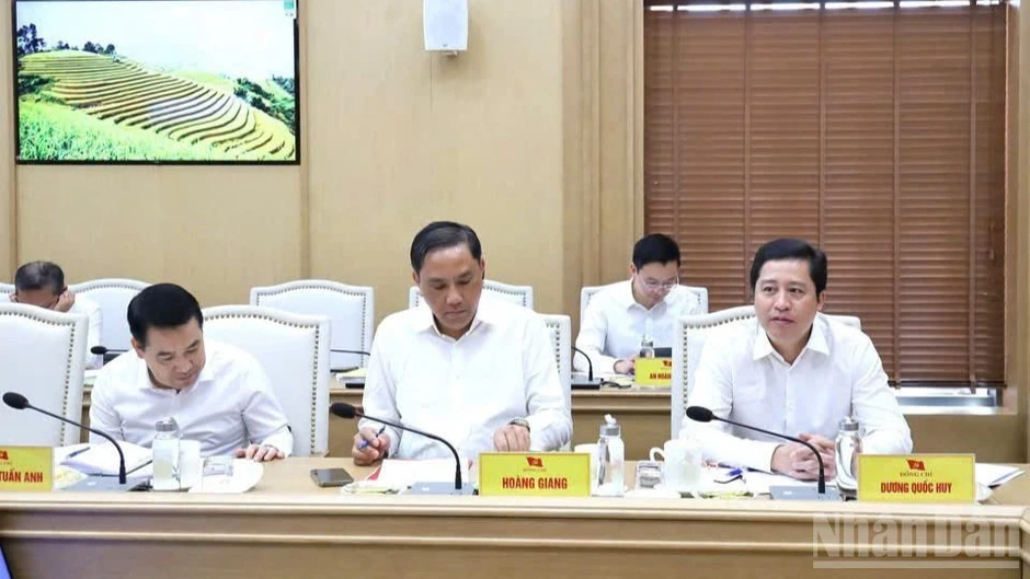Thông qua dự thảo báo cáo kết quả kiểm tra, giám sát đợt 3 đối với Ban Thường vụ Tỉnh ủy Lào Cai Thông qua dự thảo báo cáo kết quả kiểm tra, giám sát đợt 3 đối với Ban Thường vụ Tỉnh ủy Lào Cai