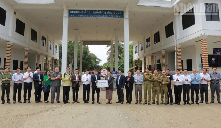 Thứ trưởng Thường trực Bộ Ngoại giao làm việc tại Sơn La về phát triển kinh tế biên giới Thứ trưởng Thường trực Bộ Ngoại giao làm việc tại Sơn La về phát triển kinh tế biên giới