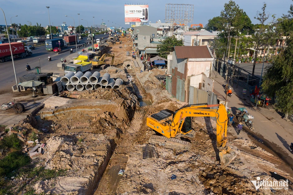 Thủ tướng chỉ đạo đẩy nhanh tiến độ loạt cao tốc ở miền Nam Thủ tướng chỉ đạo đẩy nhanh tiến độ loạt cao tốc ở miền Nam