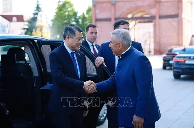 Thủ tướng Chính phủ Lê Minh Hưng gặp người đứng đầu Cộng hòa Tatarstan