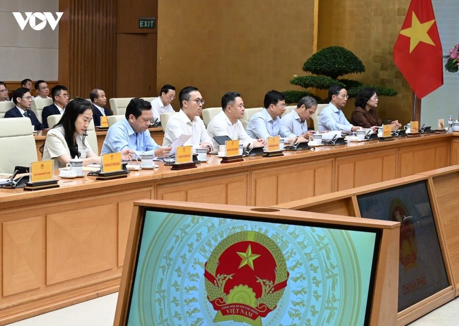 Thủ tướng Chính phủ Lê Minh Hưng làm việc với Ngân hàng Nhà nước Việt Nam Thủ tướng Chính phủ Lê Minh Hưng làm việc với Ngân hàng Nhà nước Việt Nam