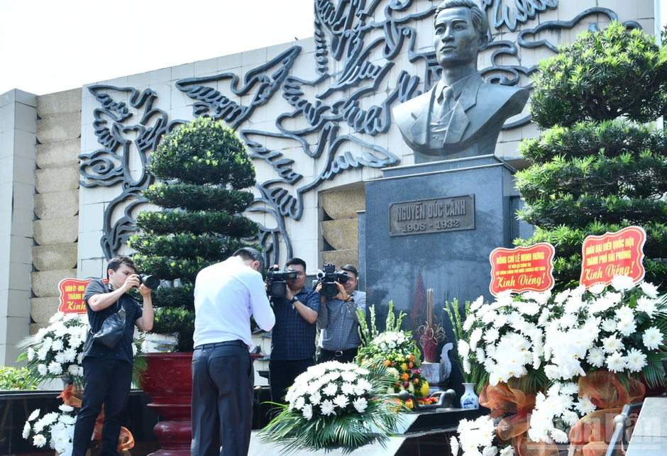 Thủ tướng Chính phủ Lê Minh Hưng thực hiện các hoạt động tri ân người có công tại Hải Phòng Thủ tướng Chính phủ Lê Minh Hưng thực hiện các hoạt động tri ân người có công tại Hải Phòng