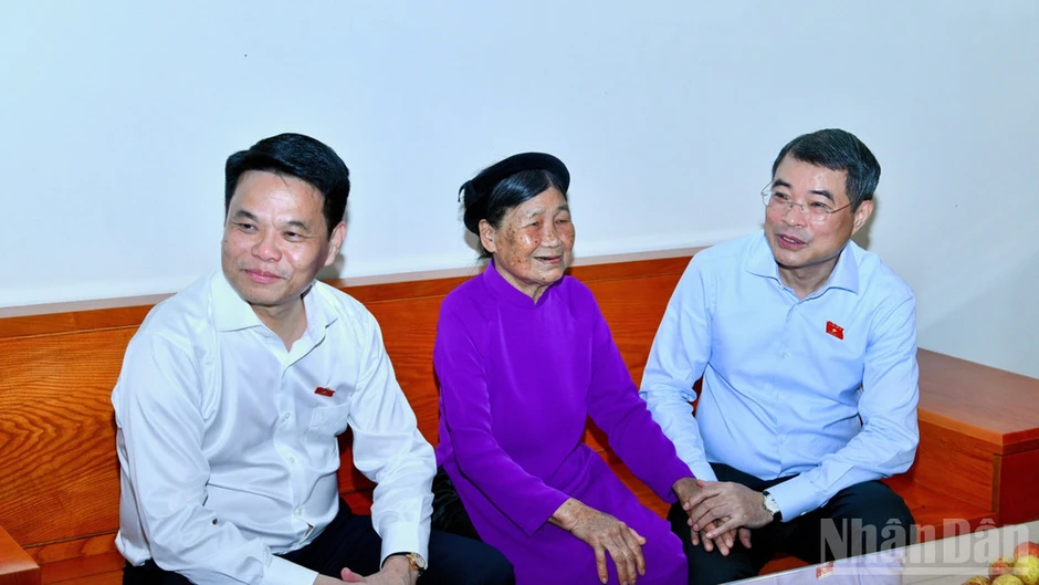 Thủ tướng Chính phủ Lê Minh Hưng thực hiện các hoạt động tri ân người có công tại Hải Phòng Thủ tướng Chính phủ Lê Minh Hưng thực hiện các hoạt động tri ân người có công tại Hải Phòng
