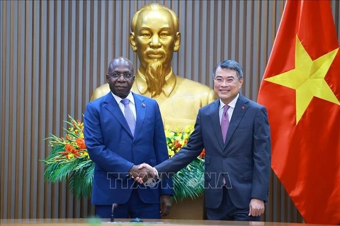 Thủ tướng Chính phủ Lê Minh Hưng tiếp Bộ trưởng Ngoại giao Angola Thủ tướng Chính phủ Lê Minh Hưng tiếp Bộ trưởng Ngoại giao Angola