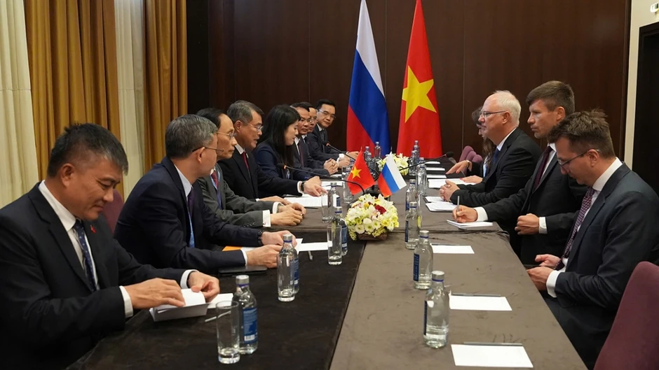 Thủ tướng Chính phủ tiếp Tổng Giám đốc Quỹ Đầu tư trực tiếp Nga Kiril Dmitriev Thủ tướng Chính phủ tiếp Tổng Giám đốc Quỹ Đầu tư trực tiếp Nga Kiril Dmitriev