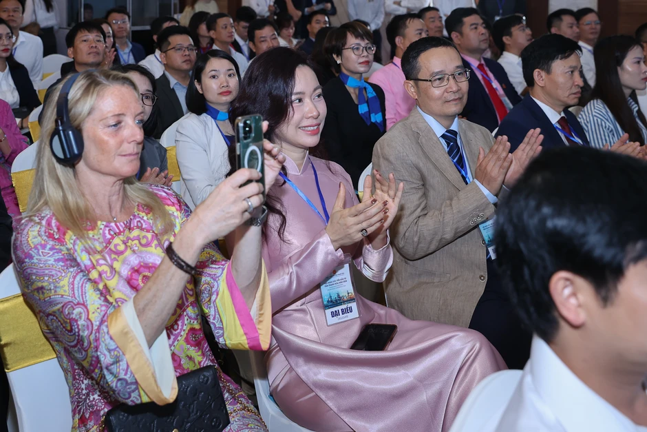 Thủ tướng: Chính phủ xem khó khăn, thách thức của doanh nghiệp là khó khăn, thách thức của mình để cùng giải quyết Thủ tướng: Chính phủ xem khó khăn, thách thức của doanh nghiệp là khó khăn, thách thức của mình để cùng giải quyết