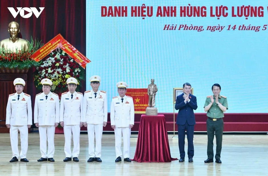Thủ tướng: Công an Hải Phòng bảo vệ vững chắc không gian phát triển chiến lược Thủ tướng: Công an Hải Phòng bảo vệ vững chắc không gian phát triển chiến lược