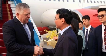 Thủ tướng Cộng hòa Slovakia đến Hà Nội, bắt đầu thăm chính thức Việt Nam