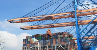 Thủ tướng: Đẩy mạnh xuất khẩu, mở rộng thị trường trong năm 2026
