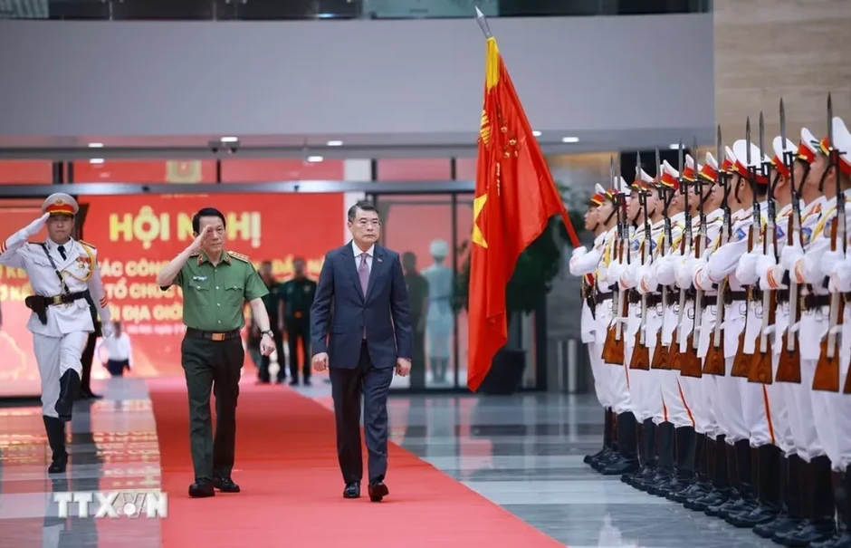 Thủ tướng dự Hội nghị sơ kết công tác công an 6 tháng đầu năm 2026 Thủ tướng dự Hội nghị sơ kết công tác công an 6 tháng đầu năm 2026