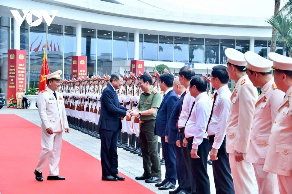 Thủ tướng dự lễ đón nhận danh hiệu Anh hùng LLVTND của Công an Hải Phòng Thủ tướng dự lễ đón nhận danh hiệu Anh hùng LLVTND của Công an Hải Phòng