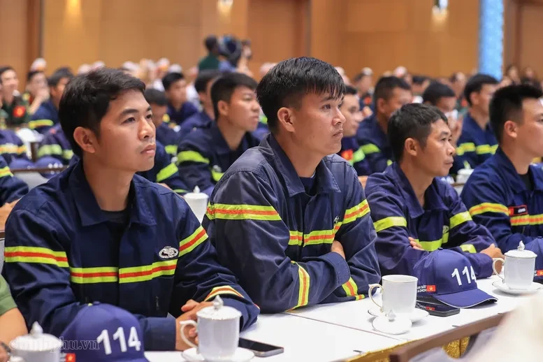 Thủ tướng dự lễ tuyên dương Đoàn công tác hỗ trợ Venezuela khắc phục hậu quả động đất