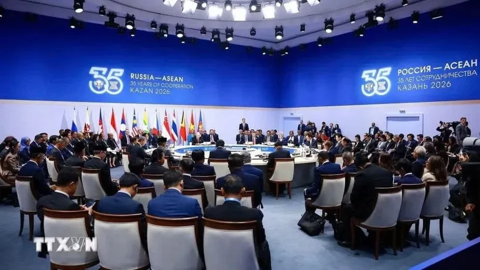 Thủ tướng dự phiên toàn thể Hội nghị Cấp cao Kỷ niệm 35 năm quan hệ ASEAN-Nga Thủ tướng dự phiên toàn thể Hội nghị Cấp cao Kỷ niệm 35 năm quan hệ ASEAN-Nga