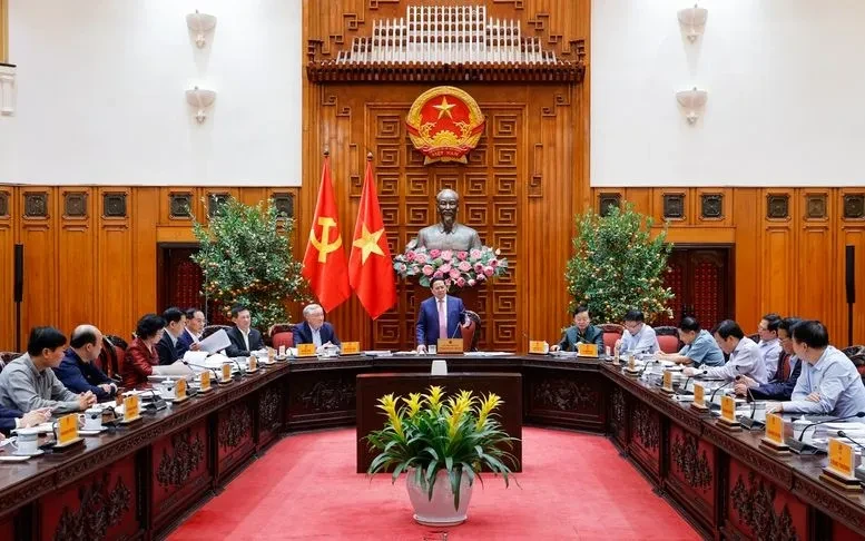 Thủ tướng: Dứt khoát không để thiếu xăng dầu trong mọi trường hợp, xem xét bố trí ngân sách để hỗ trợ bình ổn giá Thủ tướng: Dứt khoát không để thiếu xăng dầu trong mọi trường hợp, xem xét bố trí ngân sách để hỗ trợ bình ổn giá