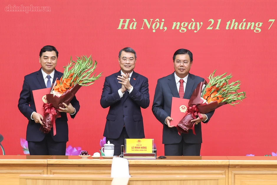 Thủ tướng giao Quyền Bộ trưởng Nội vụ tiếp tục tham mưu sắp xếp tinh gọn bộ máy Thủ tướng giao Quyền Bộ trưởng Nội vụ tiếp tục tham mưu sắp xếp tinh gọn bộ máy