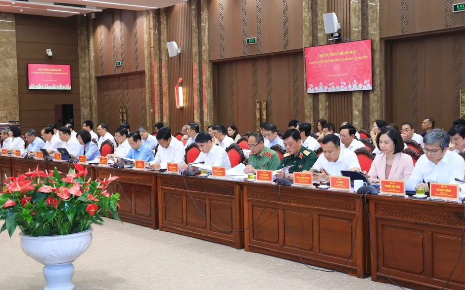 Thủ tướng: Hà Nội phải tiếp tục phát huy vai trò đầu tàu, tạo động lực tăng trưởng cho cả nước Thủ tướng: Hà Nội phải tiếp tục phát huy vai trò đầu tàu, tạo động lực tăng trưởng cho cả nước