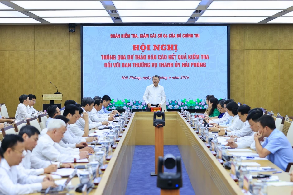 Thủ tướng: Hải Phòng phải tiên phong đổi mới mô hình tăng trưởng Thủ tướng: Hải Phòng phải tiên phong đổi mới mô hình tăng trưởng