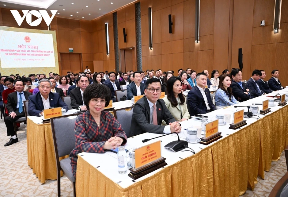 Thủ tướng kêu gọi doanh nghiệp thúc đẩy mô hình tăng trưởng mới Thủ tướng kêu gọi doanh nghiệp thúc đẩy mô hình tăng trưởng mới