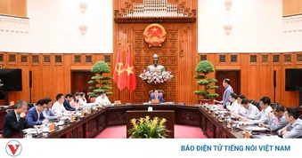 Thủ tướng: Không để thiếu xăng dầu trong bất cứ hoàn cảnh nào