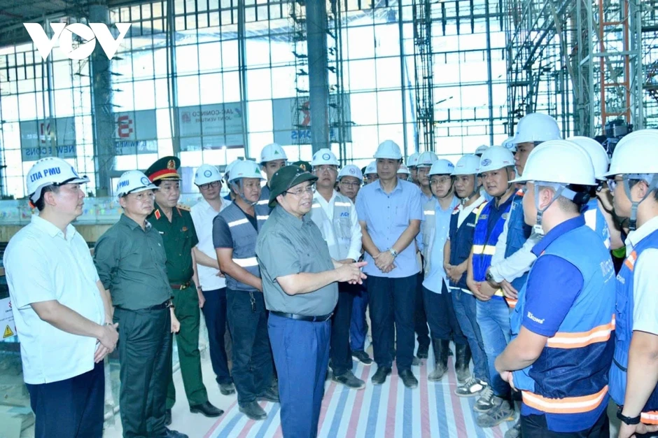 Thủ tướng kiểm tra tiến độ xây sân bay Long Thành