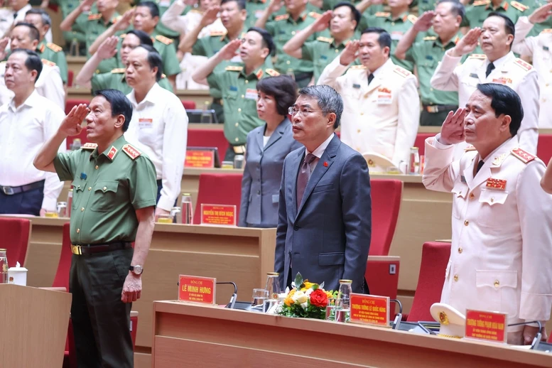 Thủ tướng: Kiến tạo môi trường an ninh, an toàn cho phát triển để đất nước bứt phá đi lên Thủ tướng: Kiến tạo môi trường an ninh, an toàn cho phát triển để đất nước bứt phá đi lên
