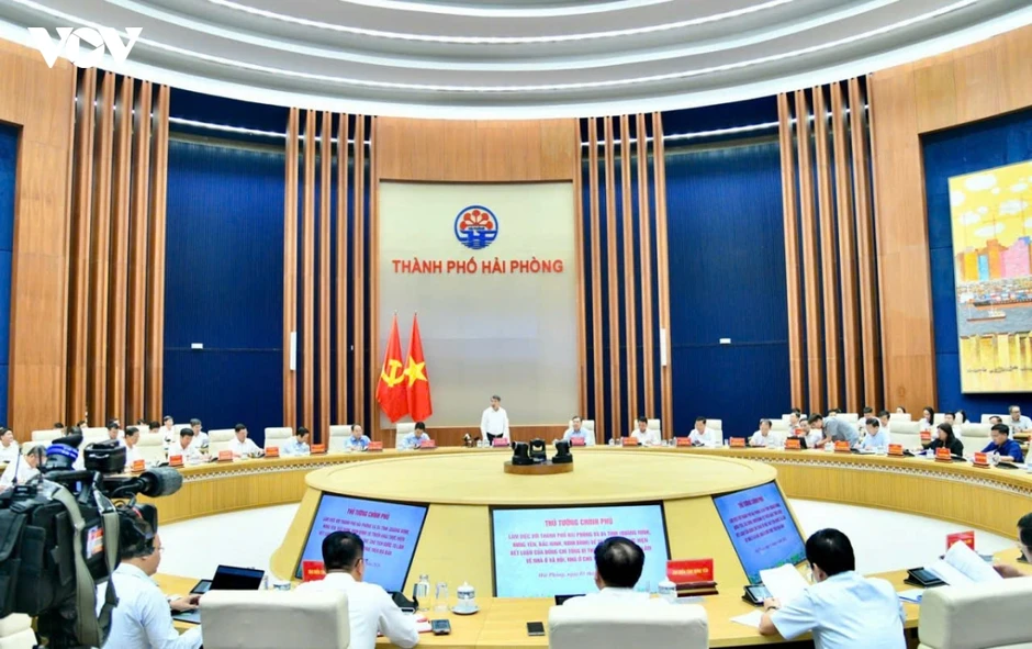 Thủ tướng làm việc với 5 tỉnh, thành phố về phát triển nhà ở cho thuê Thủ tướng làm việc với 5 tỉnh, thành phố về phát triển nhà ở cho thuê
