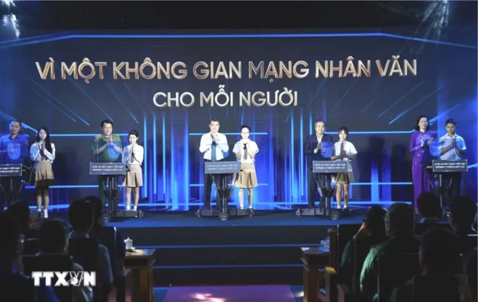 Thủ tướng Lê Minh Hưng: Bảo đảm an ninh mạng phải gắn kết giữa bảo vệ hệ thống và con người Thủ tướng Lê Minh Hưng: Bảo đảm an ninh mạng phải gắn kết giữa bảo vệ hệ thống và con người