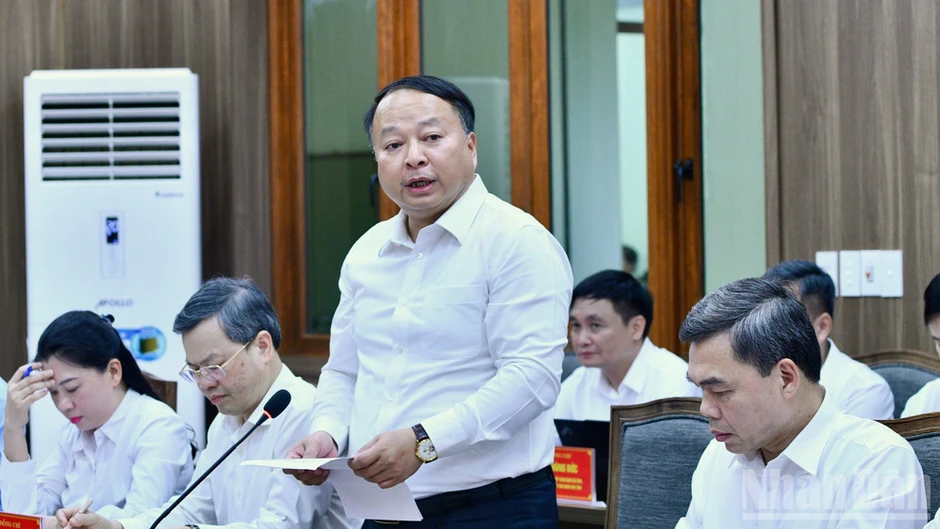 Thủ tướng Lê Minh Hưng chủ trì cuộc làm việc với Ban Thường vụ Tỉnh ủy Tuyên Quang Thủ tướng Lê Minh Hưng chủ trì cuộc làm việc với Ban Thường vụ Tỉnh ủy Tuyên Quang