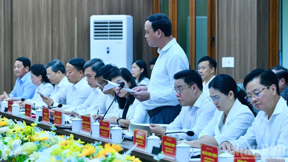Thủ tướng Lê Minh Hưng chủ trì cuộc làm việc với Ban Thường vụ Tỉnh ủy Tuyên Quang Thủ tướng Lê Minh Hưng chủ trì cuộc làm việc với Ban Thường vụ Tỉnh ủy Tuyên Quang
