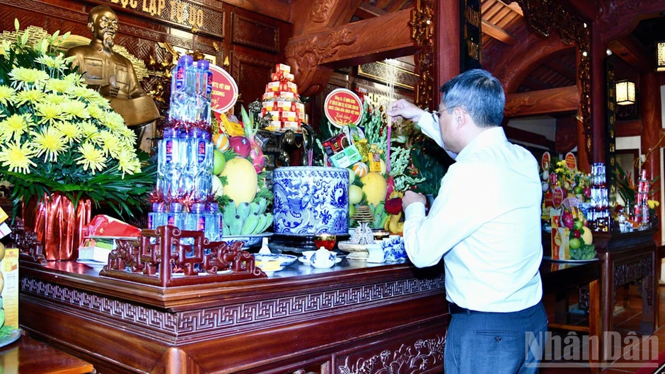 Thủ tướng Lê Minh Hưng chủ trì cuộc làm việc với Ban Thường vụ Tỉnh ủy Tuyên Quang Thủ tướng Lê Minh Hưng chủ trì cuộc làm việc với Ban Thường vụ Tỉnh ủy Tuyên Quang