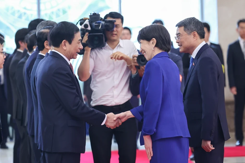 Thủ tướng Lê Minh Hưng chủ trì lễ đón chính thức Thủ tướng Nhật Bản Takaichi Sanae