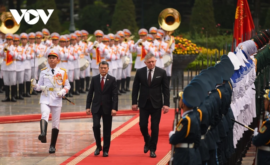 Thủ tướng Lê Minh Hưng chủ trì Lễ đón Thủ tướng Slovakia thăm chính thức Việt Nam Thủ tướng Lê Minh Hưng chủ trì Lễ đón Thủ tướng Slovakia thăm chính thức Việt Nam