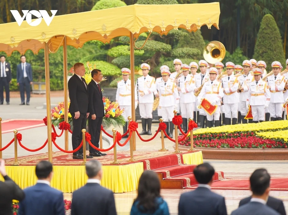 Thủ tướng Lê Minh Hưng chủ trì Lễ đón Thủ tướng Slovakia thăm chính thức Việt Nam Thủ tướng Lê Minh Hưng chủ trì Lễ đón Thủ tướng Slovakia thăm chính thức Việt Nam