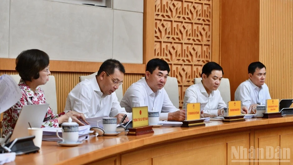 Thủ tướng Lê Minh Hưng chủ trì phiên họp Chính phủ thường kỳ tháng 4
